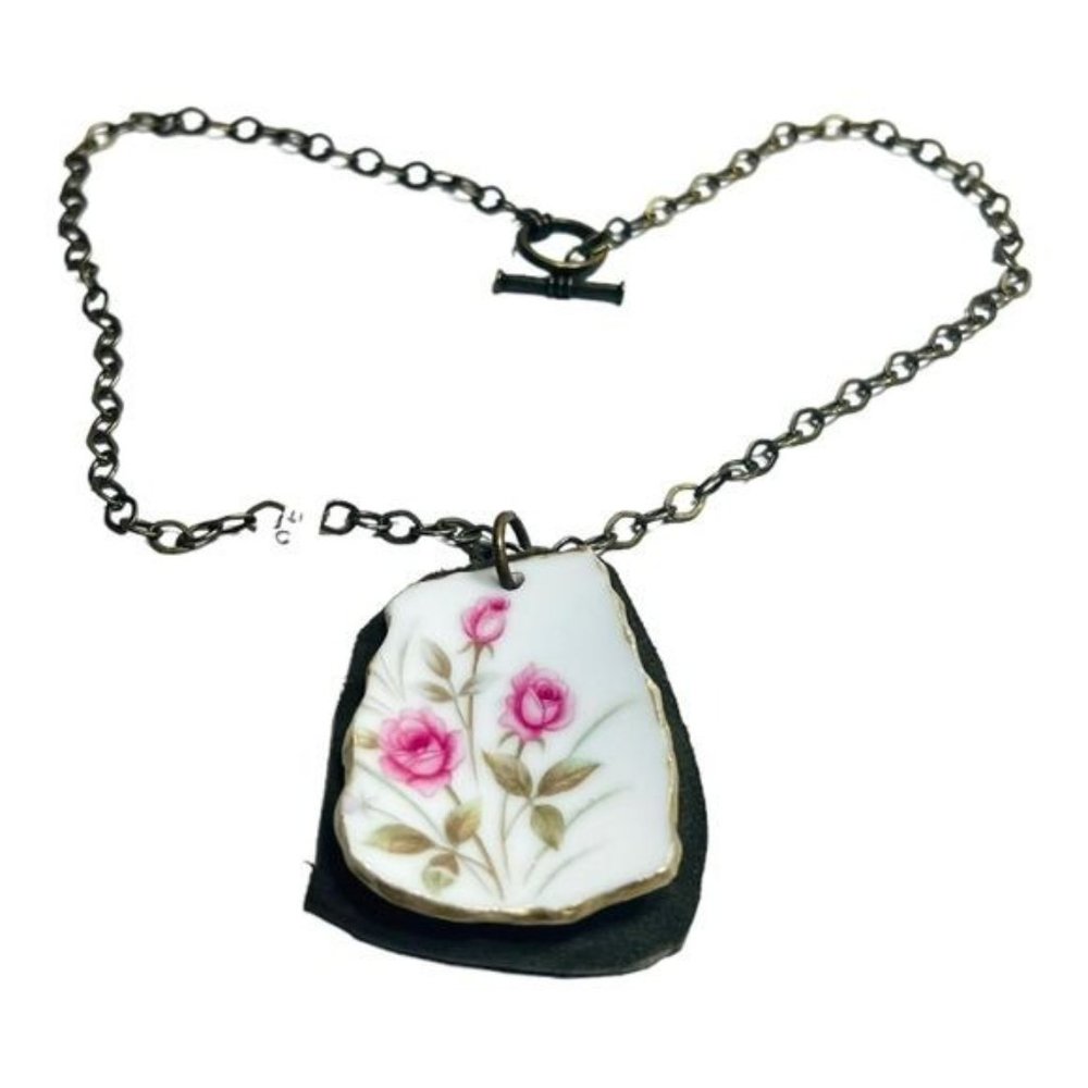 Artisan Broken China Leather Necklace Handcrafted W/ Floret China Teacup - Picture 4 of 13